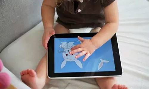 做到这两件事，孩子玩手机、IPAD也不会毁眼睛！