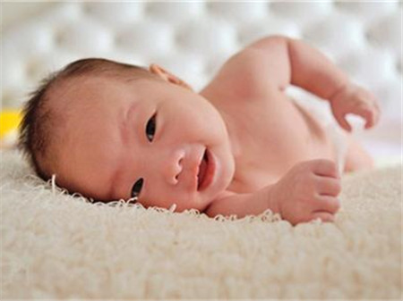 新生儿怕热吗 夏天该如何护理新生儿呢2