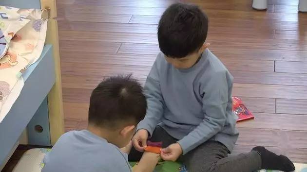 安吉和小鱼儿相爱相杀，胡可教育孩子的诀窍竟是...
