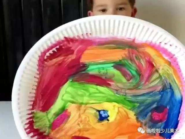 吃的用的都拿来画画？你跟国外爸妈的差距就在这里