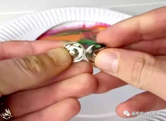 吃的用的都拿来画画？你跟国外爸妈的差距就在这里