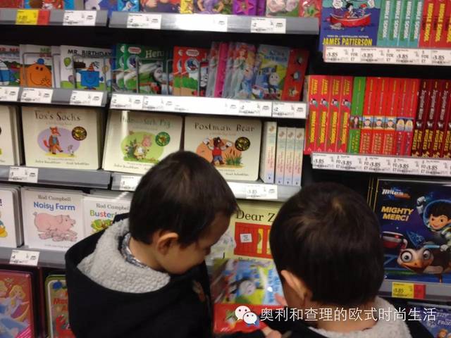 英国实拍：4岁双胞胎怎样花掉10英镑压岁钱？何止是财商教育...