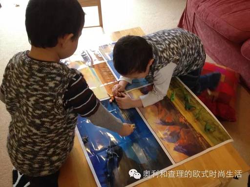 英国实拍：4岁双胞胎怎样花掉10英镑压岁钱？何止是财商教育...