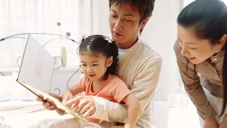 养小孩，妈妈压力大，爸爸乐趣多