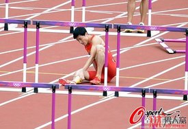 刘翔退赛哽咽解说有什么内幕？请看央视研讨会披露