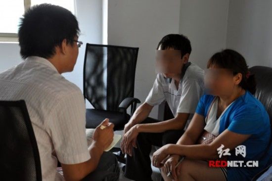 男变女女变男，夫妻相约变性!