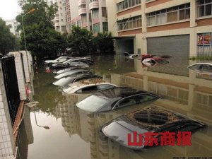 临沂大雨出行得坐橡皮艇：排水系统该升级!