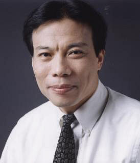 “打工皇帝”唐骏为“学历门”道歉 让在场听众“不要学我”