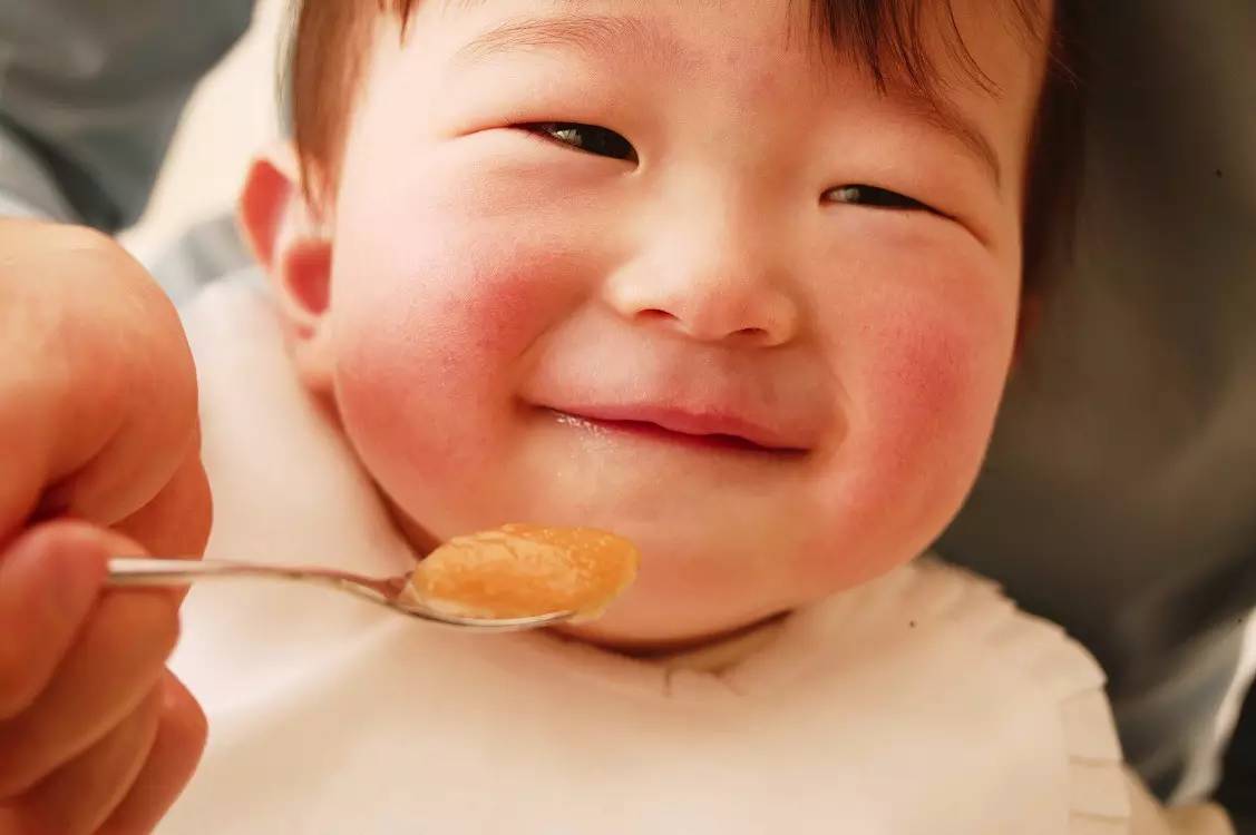 新生儿至三岁宝宝的，口腔发展
