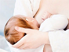 新生儿吃奶呛到鼻子怎么办3
