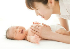 新生儿肚子进风症状3