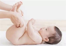新生儿肚子按摩手法7
