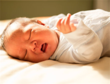 新生儿肚子进风怎么办1