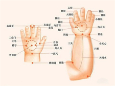新生儿肠绞痛排气操怎么做2