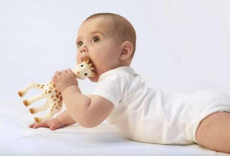 新生儿秋季睡觉穿什么衣服3