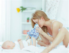 新生儿十月穿什么衣服7