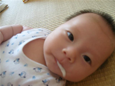 新生儿秋天吐奶怎么办5