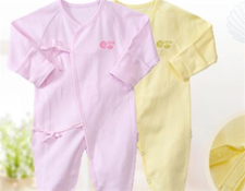 秋季宝宝出生如何准备衣服合适