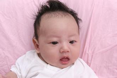 新生儿腹泻会不会哭闹2