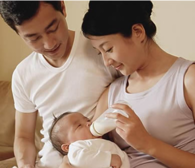 如何处理新生儿打嗝1