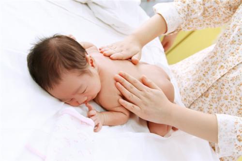双胞胎新生儿怎么护理 双生儿护理措施推荐3
