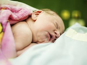 新生儿睡觉不踏实怎么办 不同原因不同应对4