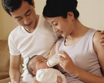 新生儿吐奶后打嗝怎么回事2