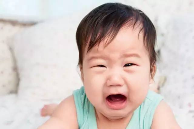 新生儿的六个惊人原始反射，宝妈别太惊讶！