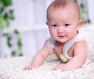足月新生儿的护理要点1