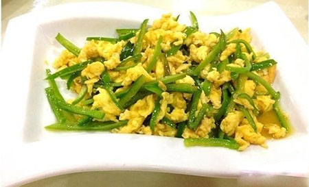 青椒炒鸡蛋的做法2