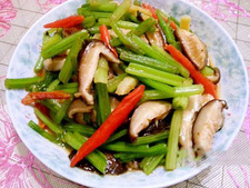 芹菜香菇的做法2