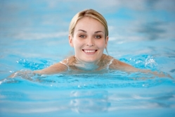 来月经可以游泳吗 生理期游泳的三大危害需警惕