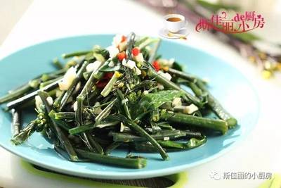 可别小看红菜薹，常吃排毒抗衰老，尤其是女人要多吃