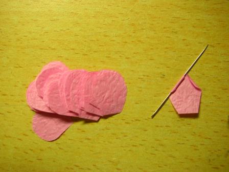 手工小制作：漂亮的小朵玫瑰手工制作方法