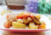 家常土豆烧肉的做法