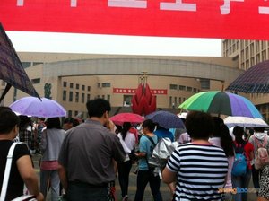 2013年天津中考现场图集：民族中学