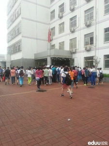2013年天津中考现场图集：天大附中