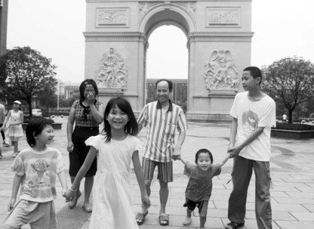 调查显示近6成人认为大学生蚁族应回二三线城市