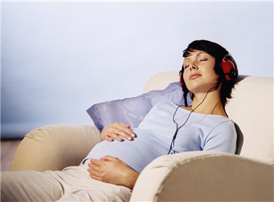 孕妇能用耳机听音乐吗?