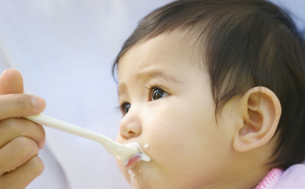 宝宝不愿意吃辅食不想吃辅食怎么办 孩子对辅食有抵触行为是为什么