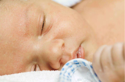 新生儿鼻子上的白点是什么 新生儿鼻子上的白点怎么处理