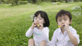 脐带未脱落宝宝怎么洗澡 夏天宝宝洗澡最佳水温