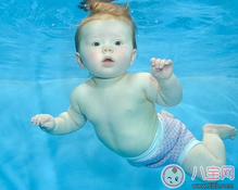 新生儿游泳好不好 新生儿学游泳有哪些好处