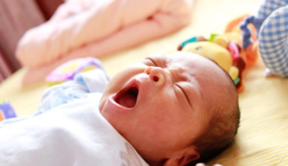 宝宝为什么一出生就会哭 刚出生的宝宝不会哭是什么原因