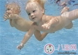 新生儿游泳好不好 新生儿学游泳有哪些好处