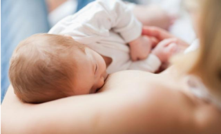 宝宝呛奶会引起肺炎吗 宝宝呛奶科学处理方法